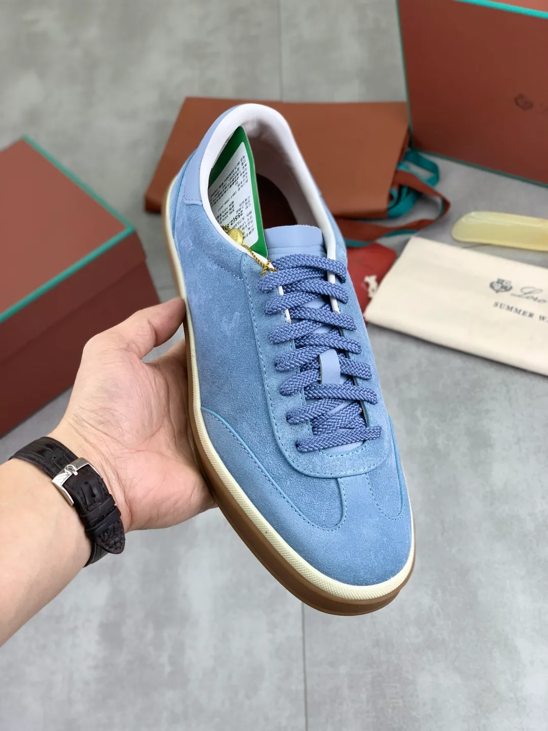 Men's men's shoes 💰P580 New model 💰 The latest casual shoes Loro Piana 💯 Top grade 💯 Buy the original copy 💯 Founded the existing Loro Piana company on April 24, 1924. It is the sixth generation of family operation, providing the best quality products to customers who are discerning about taste and quality. Imported original fly woven fabric with cowhide fabric, plain calfskin lining, hand-stitched thread with cowhide feet, original packaging, high-end outsole, size: 38-45 (customized for 46), 8️⃣ colors available